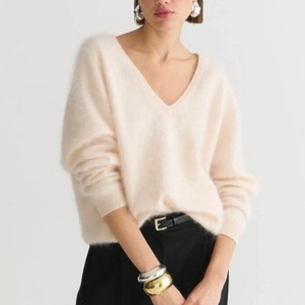 Brushed cashmere relaxed V-neck sweater